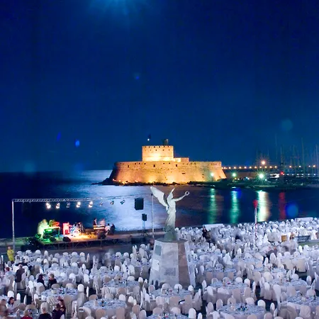 洛德斯宫殿酒店
